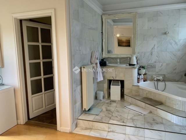 Eladó családi ház, Budapesten, XXII. kerületben 250 M Ft