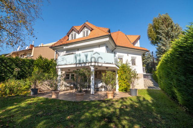 Eladó családi ház, Budapesten, II. kerületben 330 M Ft, 6 szobás