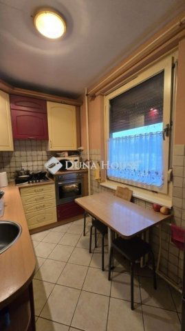 Eladó panellakás, Szegeden 63.49 M Ft, 3 szobás