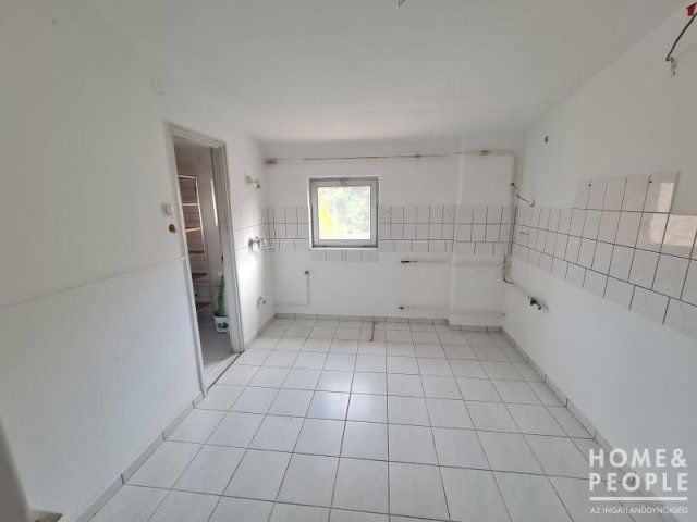 Eladó családi ház, Hódmezővásárhelyen 117 M Ft, 9 szobás