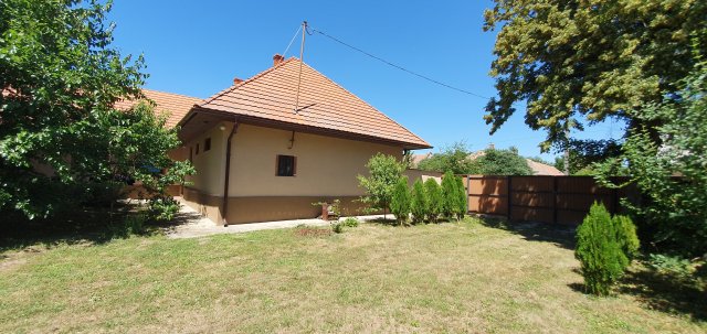 Eladó családi ház, Csöglén 67.9 M Ft, 4 szobás