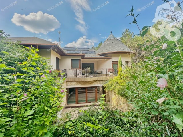 Eladó családi ház, Kecskeméten 359 M Ft, 10 szobás