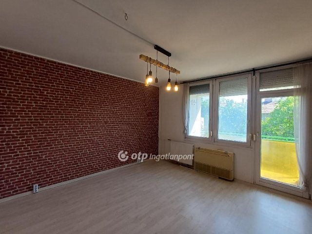 Eladó panellakás, Szigetszentmiklóson 59.5 M Ft, 2+1 szobás