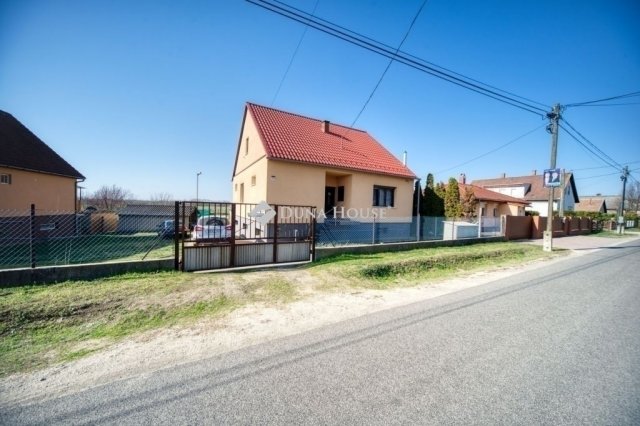 Eladó családi ház, Inárcson 83.9 M Ft, 2 szobás