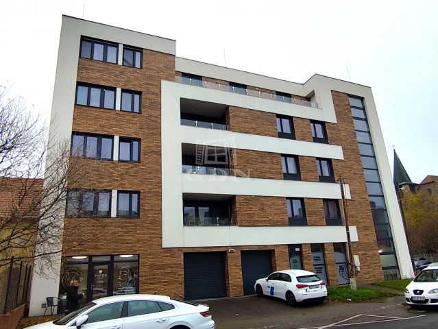 Eladó téglalakás, Budapesten, XIV. kerületben 155 M Ft, 4 szobás