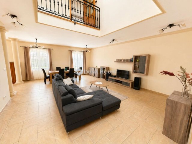 Eladó családi ház, Győrött 299 M Ft, 5 szobás