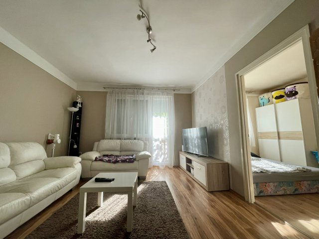 Eladó téglalakás, Dombóváron 31.9 M Ft, 2 szobás
