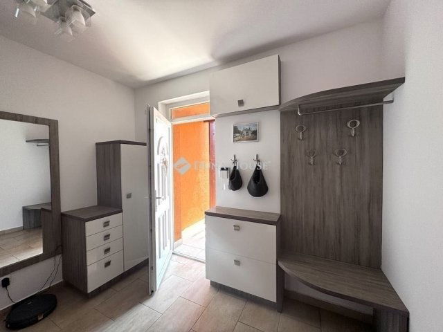 Eladó családi ház, Pécsett 129.99 M Ft, 5 szobás