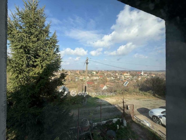 Eladó családi ház, Pándon 74 M Ft, 4 szobás