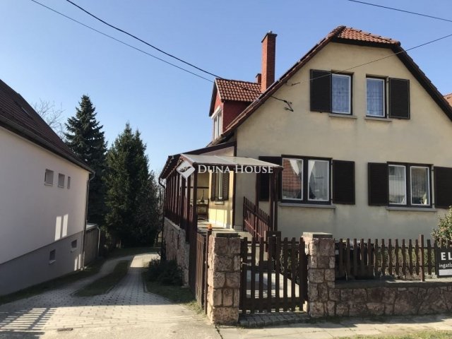 Eladó családi ház, Móron 109.9 M Ft, 5 szobás