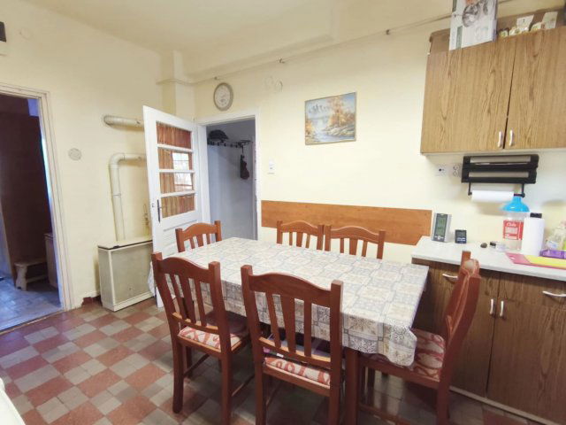 Eladó családi ház, Kisapostagon 25.5 M Ft, 3 szobás