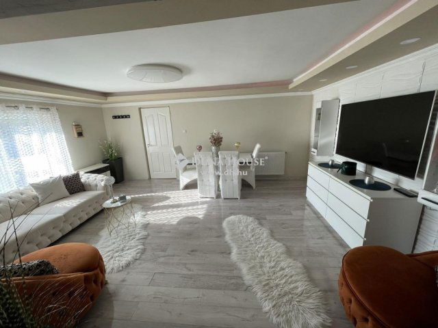 Eladó családi ház, Besenyőtelken 67 M Ft, 5 szobás