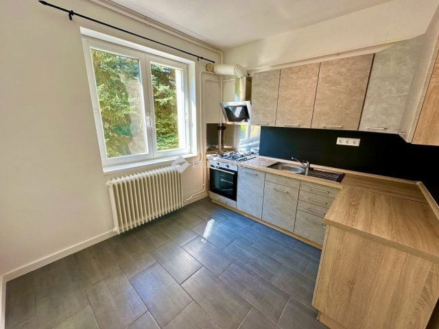 Eladó téglalakás, Szentendrén 84 M Ft, 3 szobás