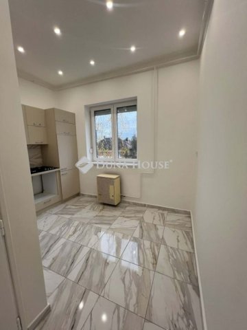 Eladó téglalakás, Jászberényben 38.5 M Ft, 2 szobás