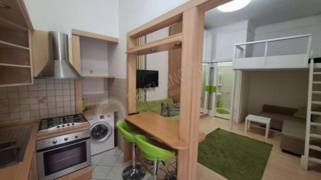 Eladó téglalakás, Budapesten, VII. kerületben, Klauzál utcában