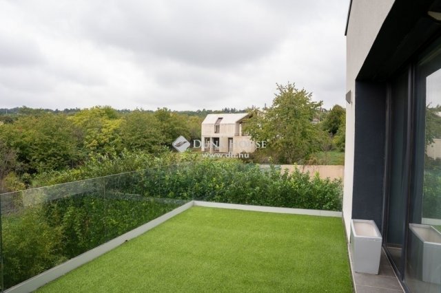 Eladó családi ház, Diósdon 429 M Ft, 5 szobás