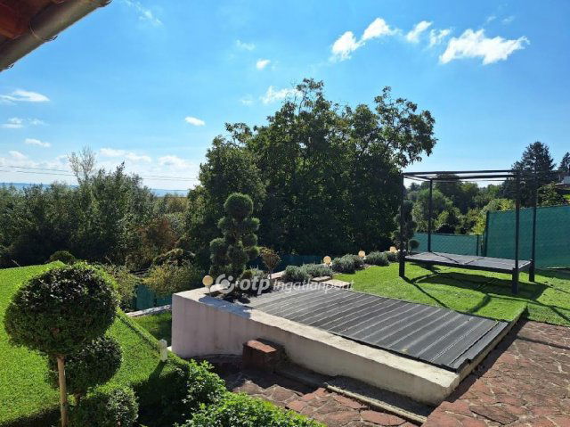 Eladó nyaraló, Balatonalmádiban 95 M Ft, 3 szobás