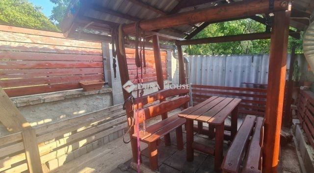 Eladó családi ház, Vecsésen 115.9 M Ft, 4 szobás