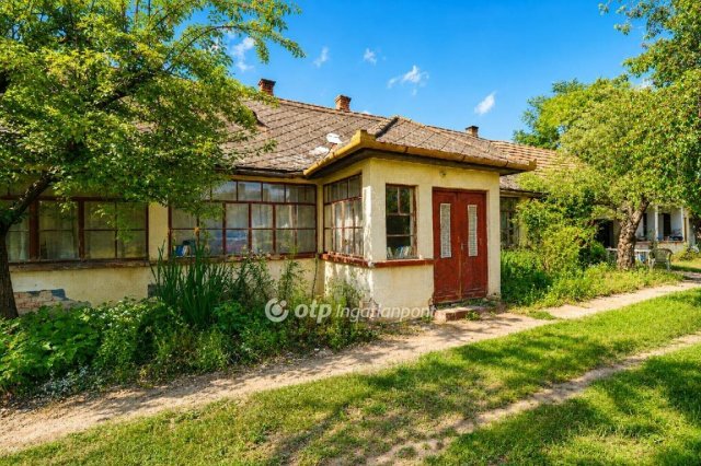 Eladó családi ház, Makádon 21 M Ft, 2 szobás