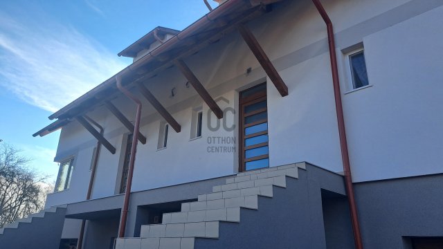 Eladó ikerház, Zsámbékon 164.99 M Ft, 4 szobás