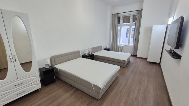 Eladó téglalakás, Budapesten, VII. kerületben, Klauzál utcában