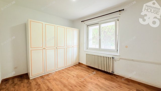 Eladó ikerház, Városföldön 79.9 M Ft, 5 szobás