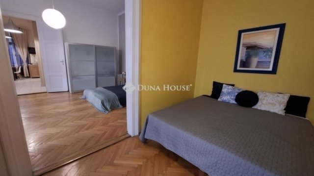 Eladó téglalakás, Budapesten, VI. kerületben 95 M Ft, 2 szobás