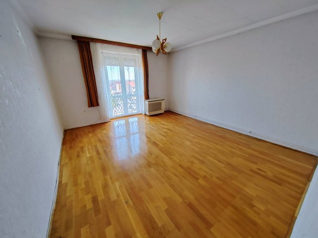 Eladó téglalakás, Várpalotán 39.9 M Ft, 2 szobás