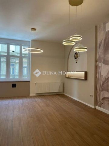 Eladó téglalakás, Budapesten, VII. kerületben 110.9 M Ft