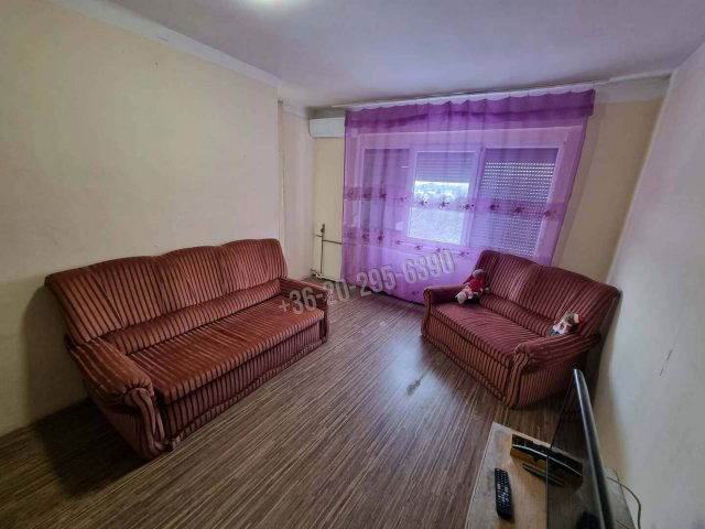 Eladó téglalakás, Dunaújvárosban 27.5 M Ft, 1+1 szobás