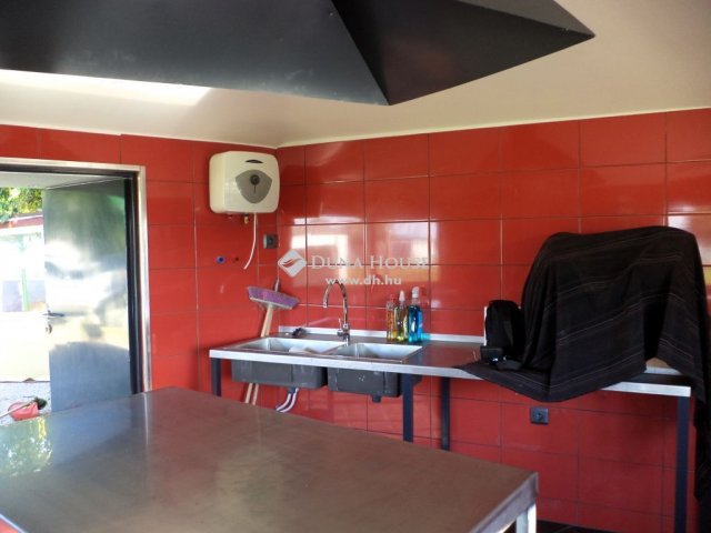 Eladó üzlethelyiség, Velencén 12.5 M Ft / költözzbe.hu