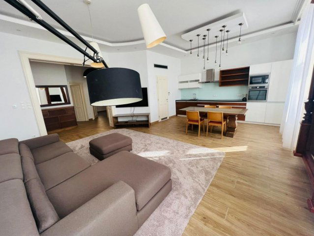 Kiadó téglalakás, albérlet, Tatán 300 E Ft / hó, 3 szobás