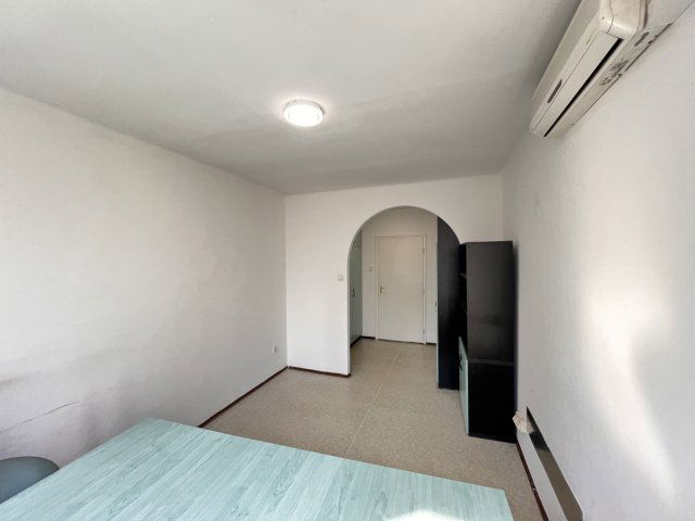 Kiadó iroda, Kaposváron, Raktár utcában 65 E Ft / hó, 1 szobás