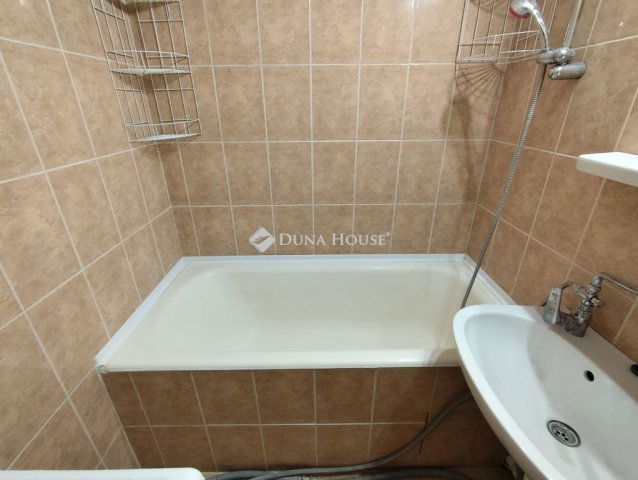 Kiadó panellakás, albérlet, Pécsett 150 E Ft / hó, 2 szobás