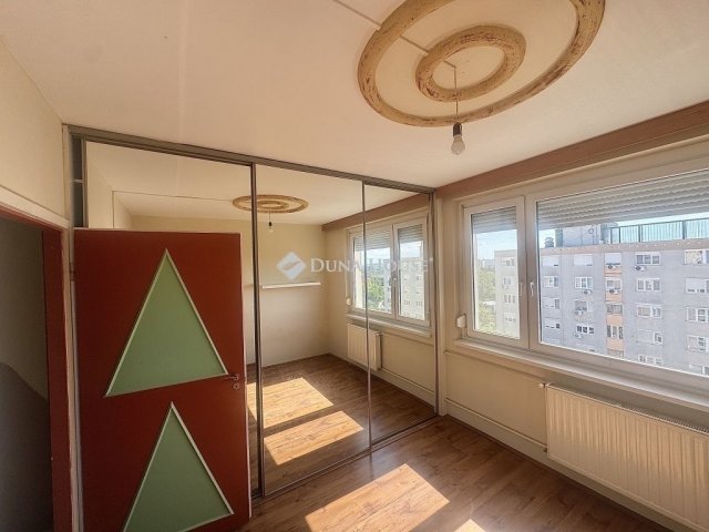 Eladó panellakás, Székesfehérvárott 63 M Ft, 3 szobás