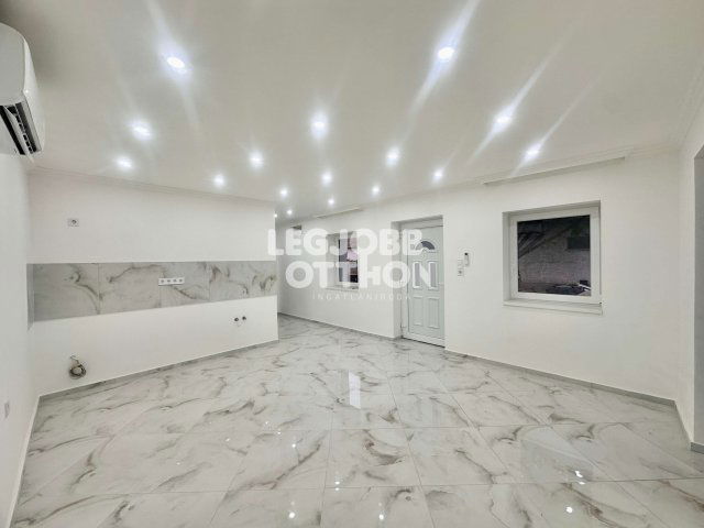 Eladó családi ház, Abonyban 38.5 M Ft, 2 szobás