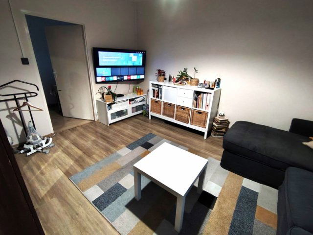 Eladó panellakás, Pécsett 54.9 M Ft, 2+1 szobás