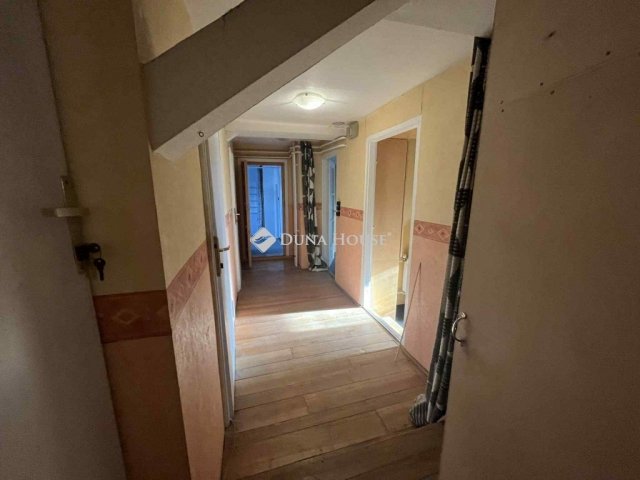 Eladó családi ház, Kecskeméten 89.9 M Ft, 6 szobás