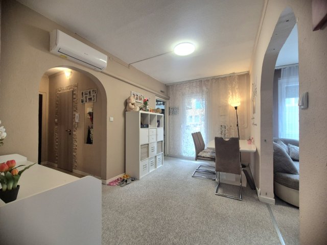 Eladó panellakás, Budapesten, III. kerületben 99.9 M Ft, 3 szobás