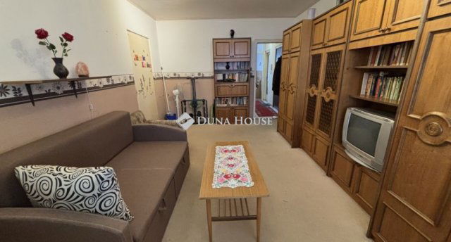 Eladó panellakás, Budapesten, XV. kerületben, Drégelyvár utcában