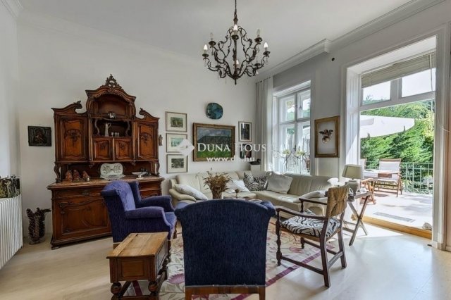 Eladó családi ház, Budakeszin 299 M Ft, 8 szobás