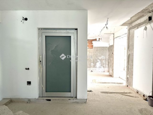 Eladó családi ház, Ürömön 449.9 M Ft, 6 szobás