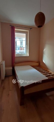 Eladó téglalakás, Pápán 36.89 M Ft, 1+1 szobás