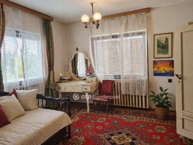 Eladó családi ház, Kunszentmiklóson 39.9 M Ft, 3 szobás