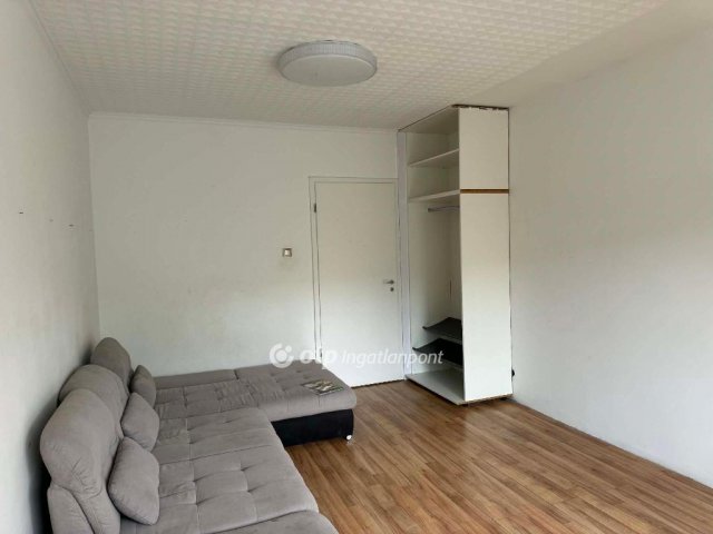 Eladó panellakás, Budapesten, XXI. kerületben 57 M Ft, 1+2 szobás
