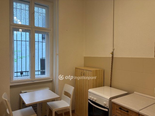 Eladó téglalakás, Budapesten, II. kerületben 75 M Ft, 1 szobás