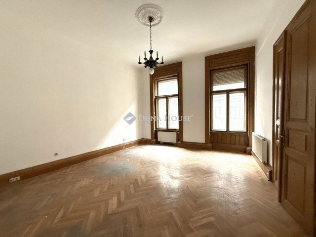 Eladó téglalakás, Budapesten, VI. kerületben 154.9 M Ft