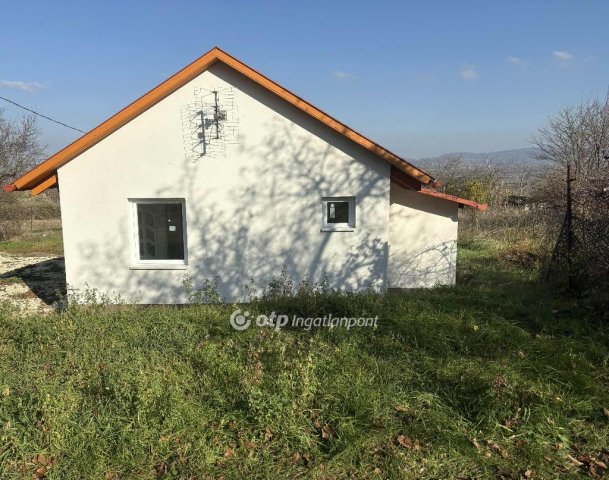 Eladó nyaraló, Tatán 20.99 M Ft, 1 szobás / költözzbe.hu