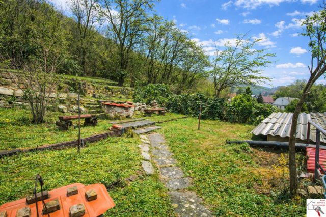 Eladó családi ház, Pécsett 51.5 M Ft, 2+1 szobás