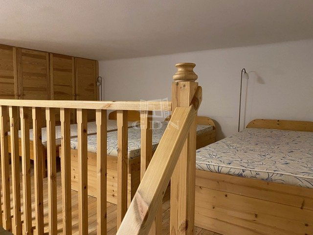 Eladó téglalakás, Budapesten, VI. kerületben 75.9 M Ft, 1 szobás